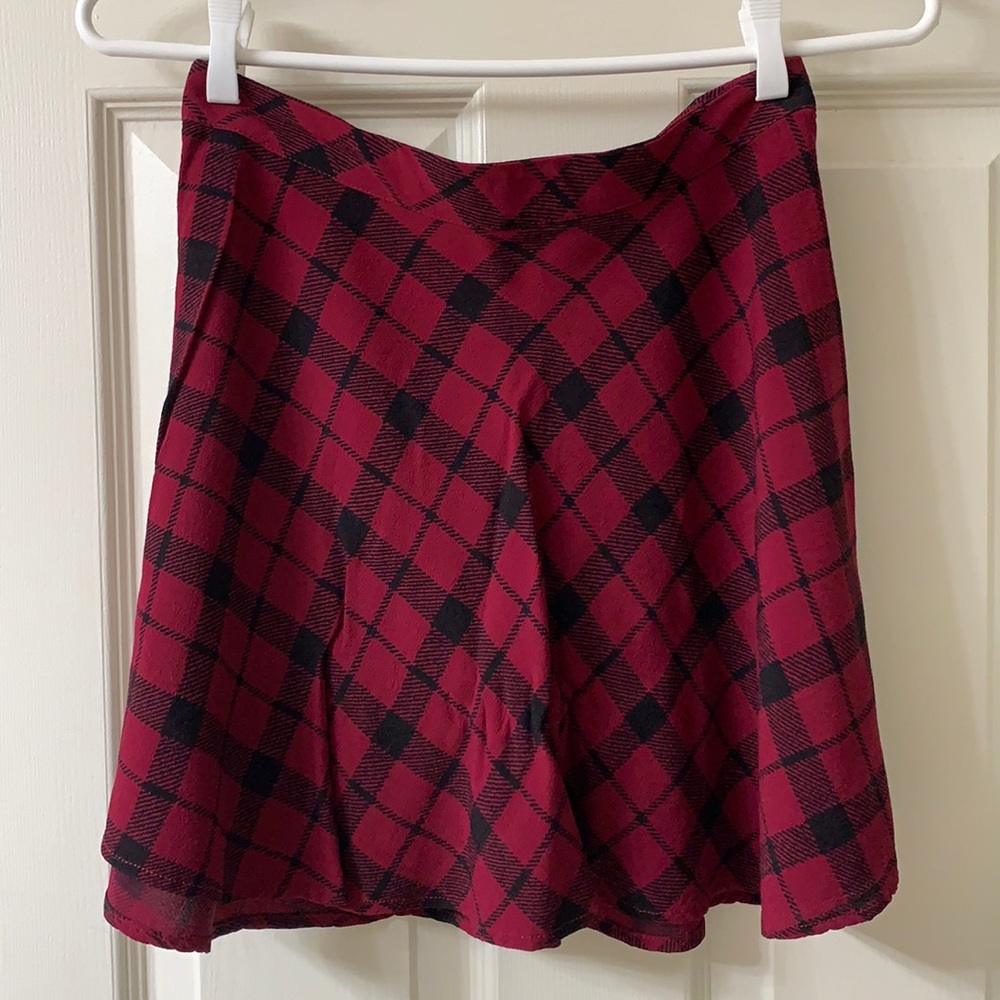 🌷3 for $25🌷Forever 21, US XS, Red & Black Plaid Skater Skirt